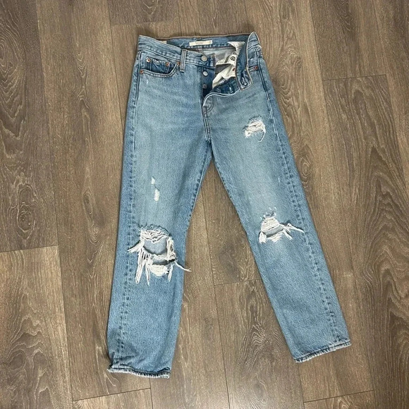 LEVI’s Wedgie Straight Fit Jeans Authentically Yours Medium Wash High Rise Denim - Picture 2 of 15